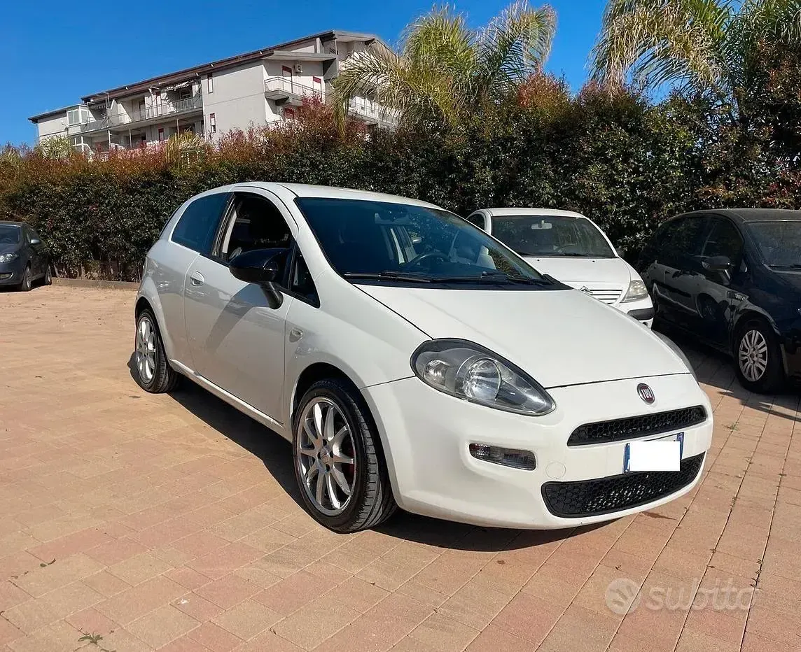 Usata Fiat Grande Punto Sport 75 CV (55 kW) 2012 Utilitaria