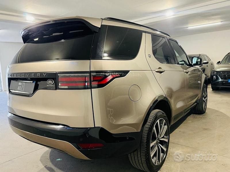Usata Land Rover Discovery 5 R-Dynamic 249 CV (183 kW) 2022 Grigio SUV
