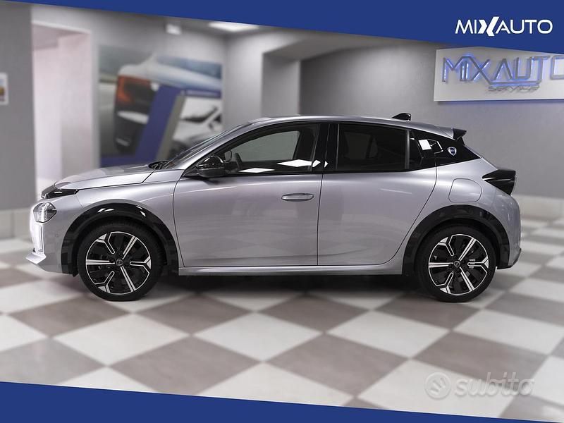 Usata Lancia Ypsilon 110 CV (80 kW) 2025 Grigio Utilitaria