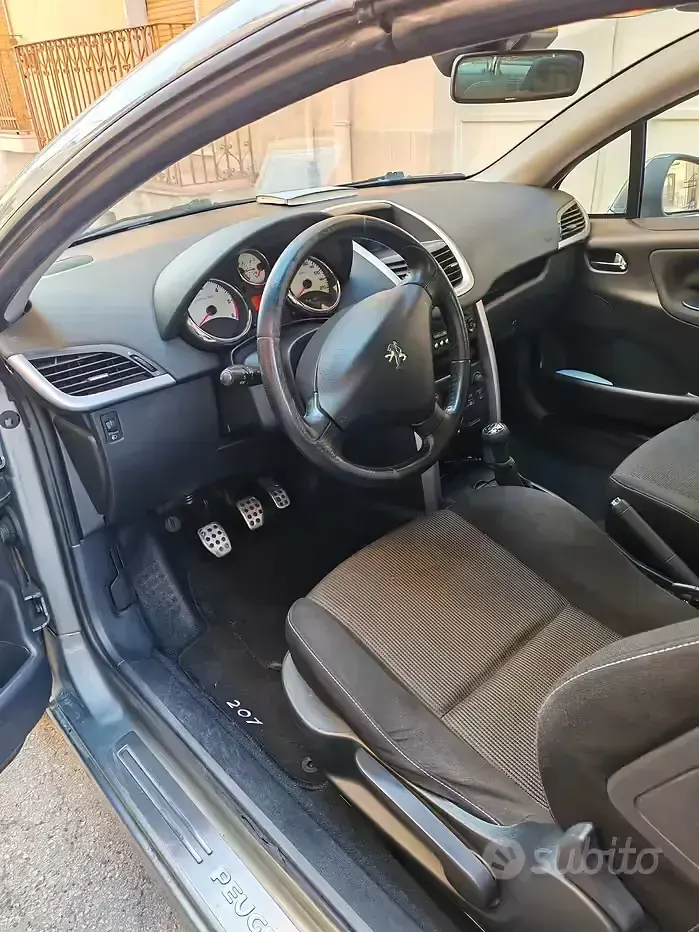 Usata Peugeot 207 CC 110 CV (80 kW) 2009 Grigio Cabrio