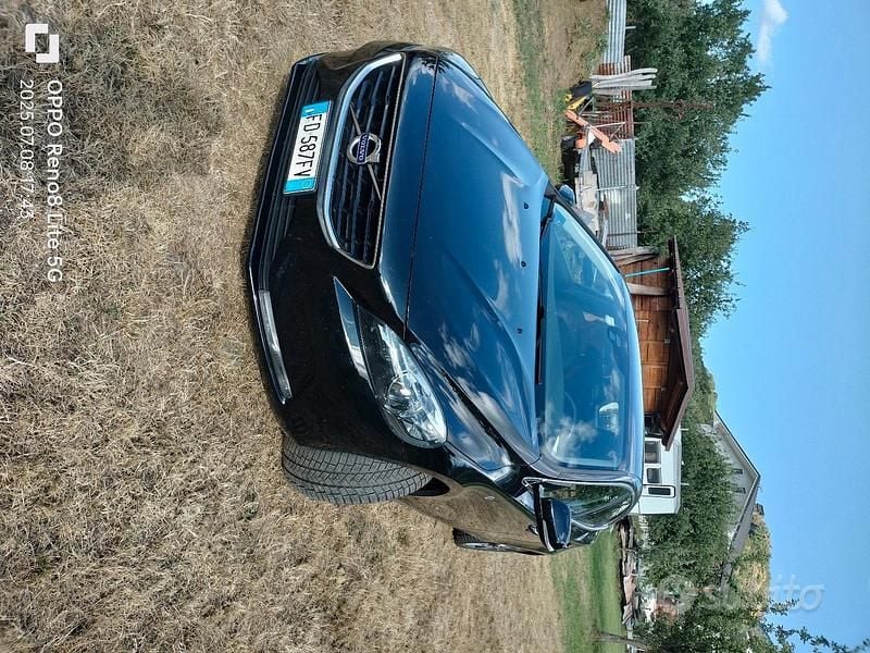 Usata Volvo V40 Ocean Race 120 CV (88 kW) 2016 Nero Berlina