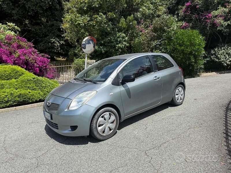 Usata Toyota Yaris 2007 Grigio Utilitaria