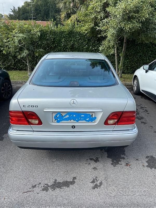 Usata Mercedes E200 136 CV (100 kW) 1997 Berlina
