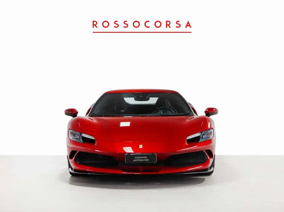Usata Ferrari 296 829 CV (609 kW) 2023 Rosso imola Coupé