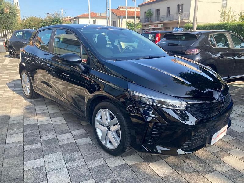 Nuova Renault Clio V Evolution 101 CV (74 kW) 2025 Nero(met.) Berlina