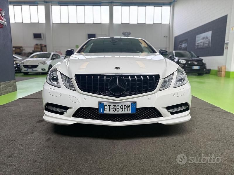 Usado Mercedes E220 Premium 170 CV (125 kW) 2013 Blanco Coupe