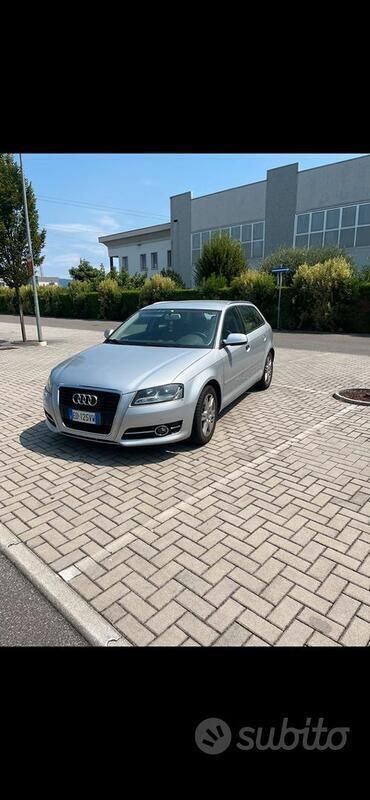 Grigio Usata 2011 Audi A3 Tre volumi | 5000 € (Ottimo prezzo) - Immagine 1/4