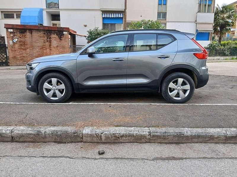 Usata Volvo XC40 150 CV (110 kW) 2019 Grigio SUV