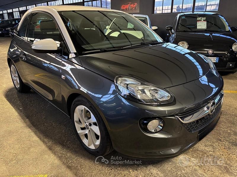 Usata Opel Adam Rocks 69 CV (50 kW) 2019 Gray Utilitaria