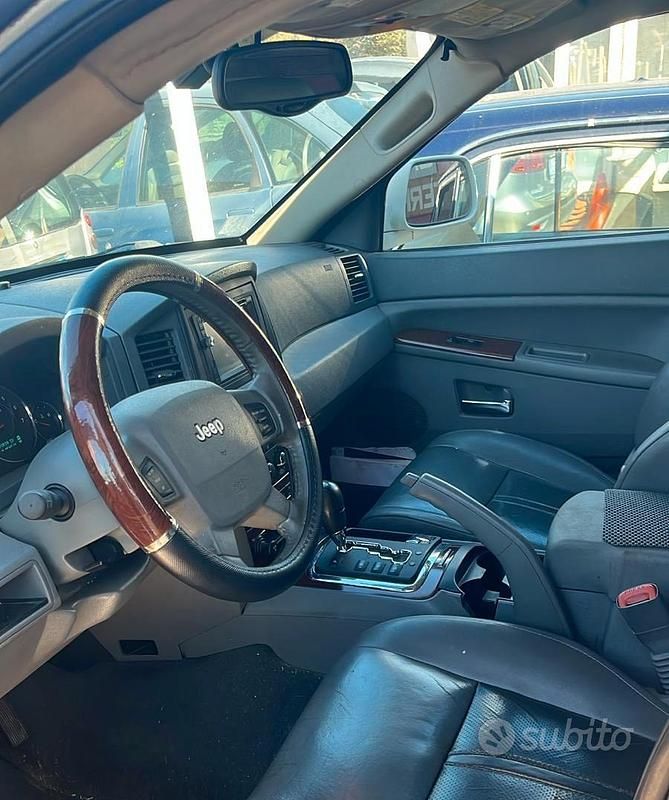 Usata Jeep Cherokee 2005 Bianco SUV