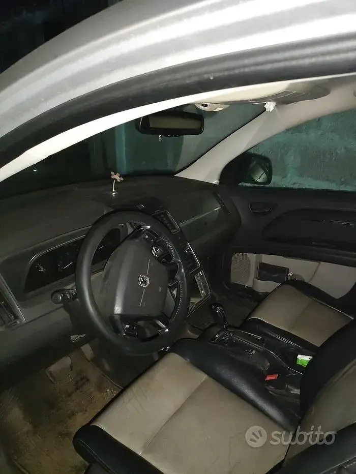Usata Dodge Journey 140 CV (102 kW) 2008 Grigio SUV