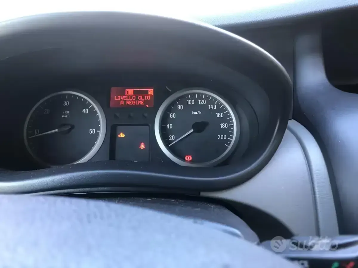 Usata Opel Vivaro 114 CV (83 kW) 2014 Nero Monovolume