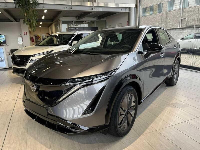 Grigio Nuova 2025 Nissan Ariya SUV | 32.990 € (Buon prezzo) - Immagine 1/3