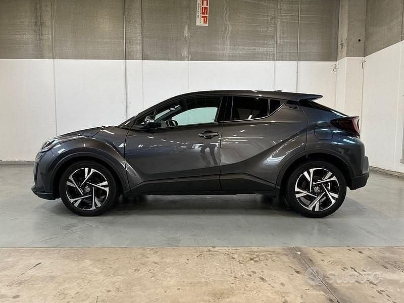 Occasion Toyota C-HR 122 ch (89 kW) 2023 Gris SUV