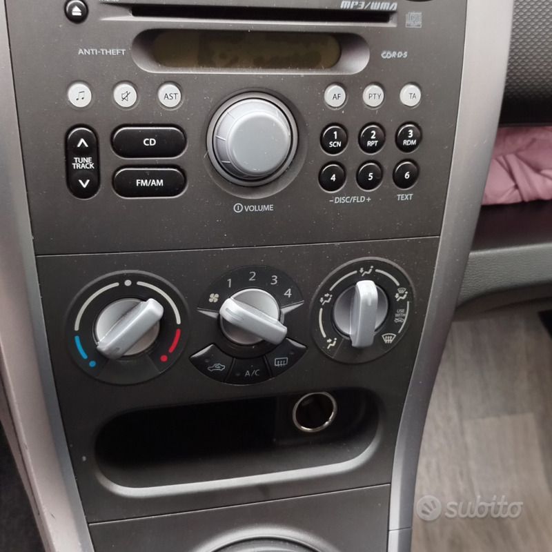 Usata Suzuki Splash 86 CV (63 kW) 2010 Grigio Utilitaria