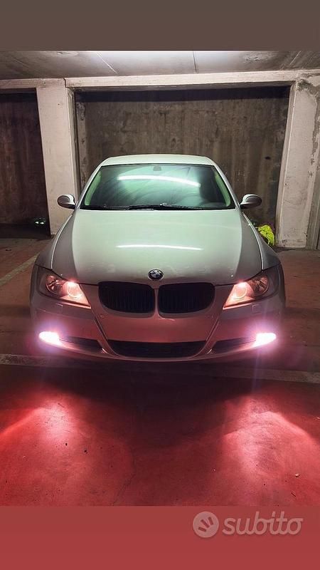 Grigio Usata 2008 BMW 320 Tre volumi | 3800 € (Ottimo prezzo) - Immagine 1/4