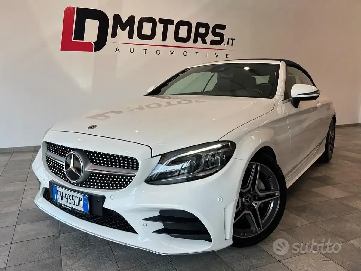 Usata Mercedes C220 AMG line 194 CV (142 kW) 2019 Bianco Cabrio