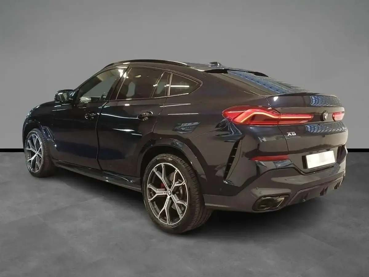 Usata BMW X5 M M Sport 530 CV (389 kW) 2023 Carbon black metallizzato SUV