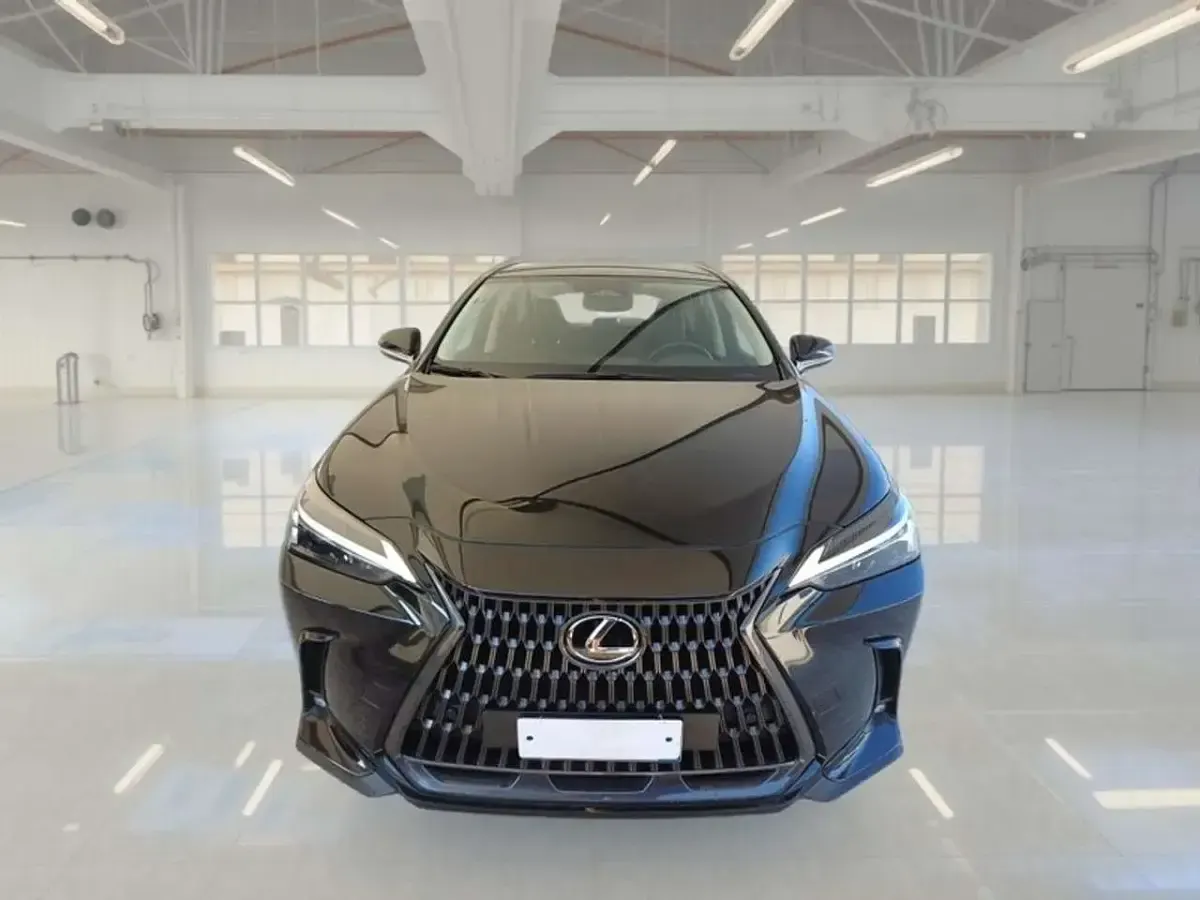 Usata Lexus NX350h Business Edition 190 CV (139 kW) 2022 Nero SUV