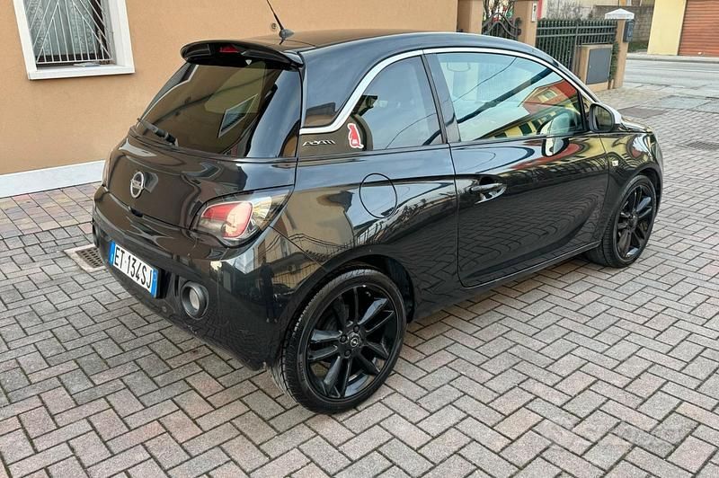 Usata Opel Adam Glam 87 CV (63 kW) 2014 Nero Utilitaria