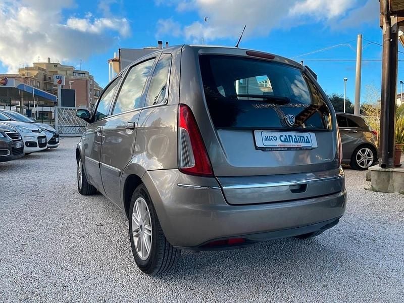 Usata Lancia Musa 89 CV (65 kW) 2008 Grigio Monovolume