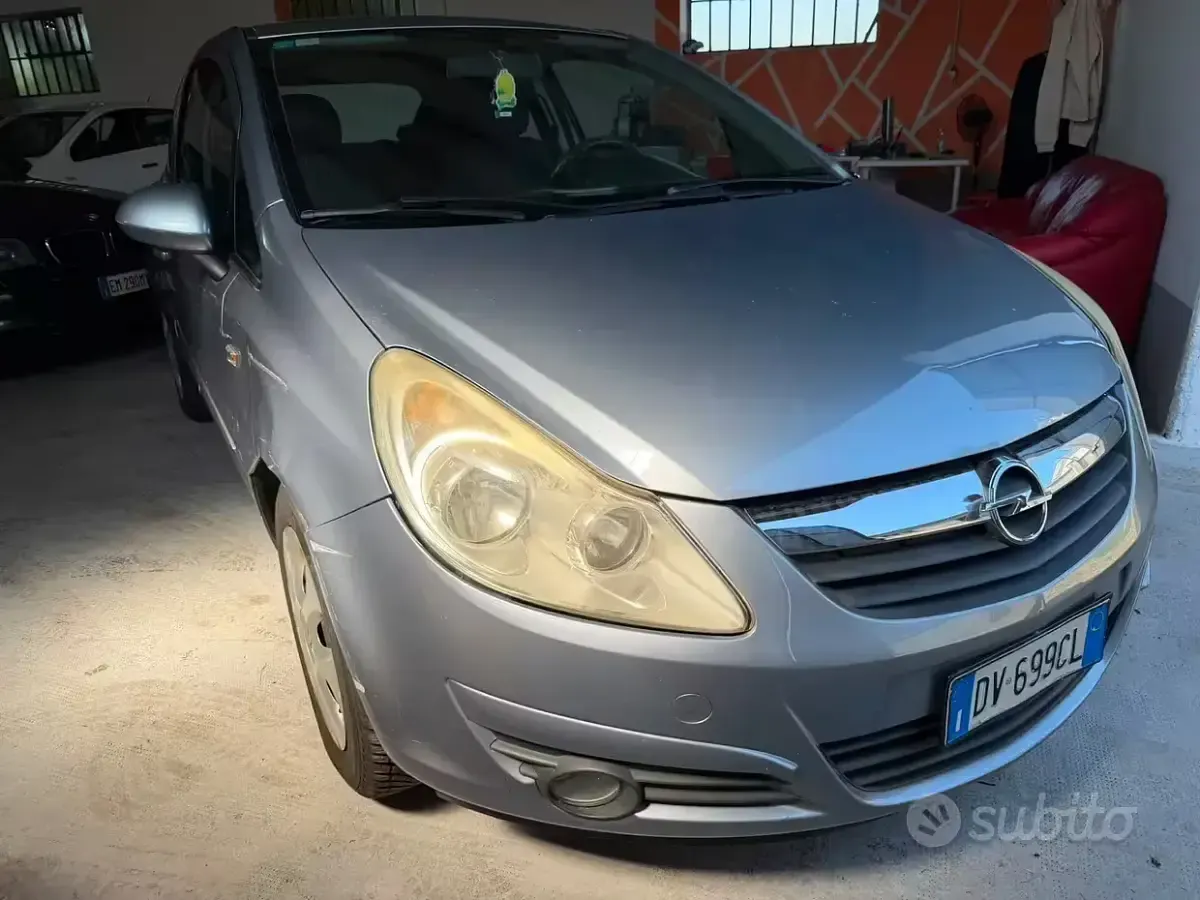 Usata Opel Corsa Enjoy 75 CV (55 kW) 2009 Grigio Utilitaria