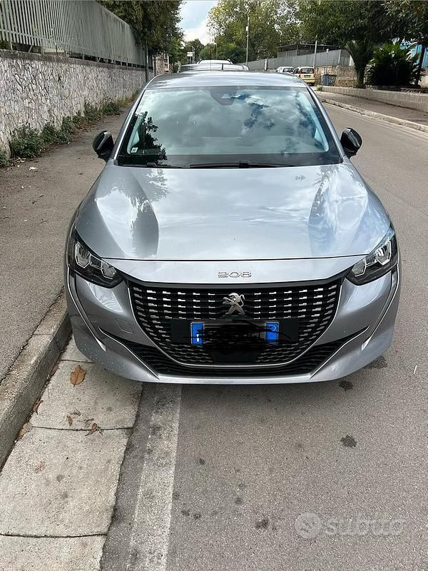 Usata Peugeot 208 101 CV (74 kW) 2023 Grigio Utilitaria