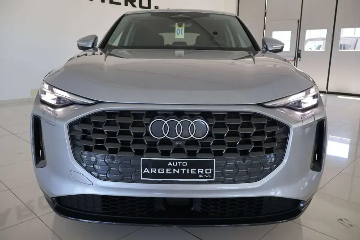 Usata Audi Q5 Advanced 204 CV (150 kW) 2025 Argento urban met SUV