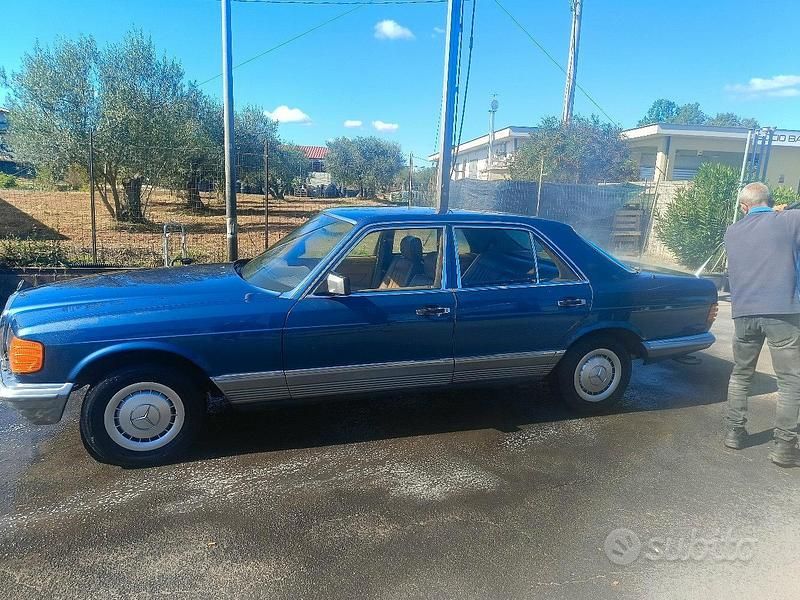 Usata Mercedes E280 1983 Blu Berlina
