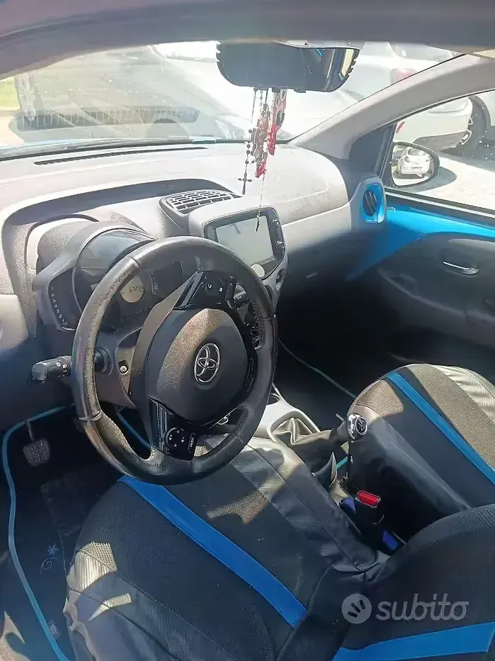 Usata Toyota Aygo 72 CV (52 kW) 2019 Bluazzurro Utilitaria