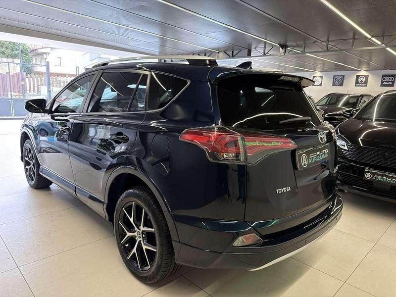 Usata Toyota RAV4 143 CV (105 kW) 2017 Blu/azzurro SUV