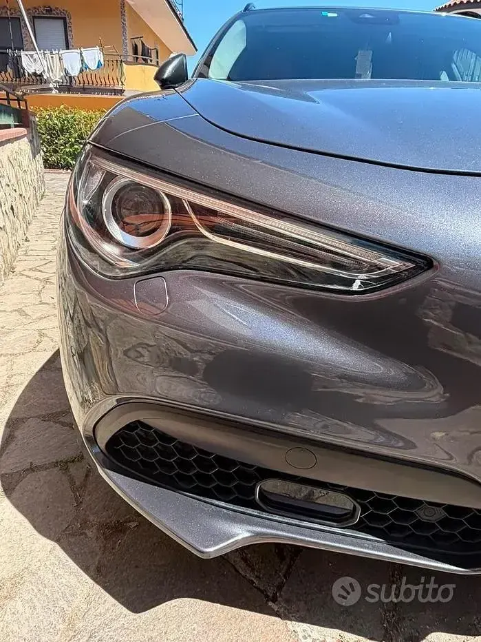 Usata Alfa Romeo Stelvio 209 CV (153 kW) 2018 Grigio SUV