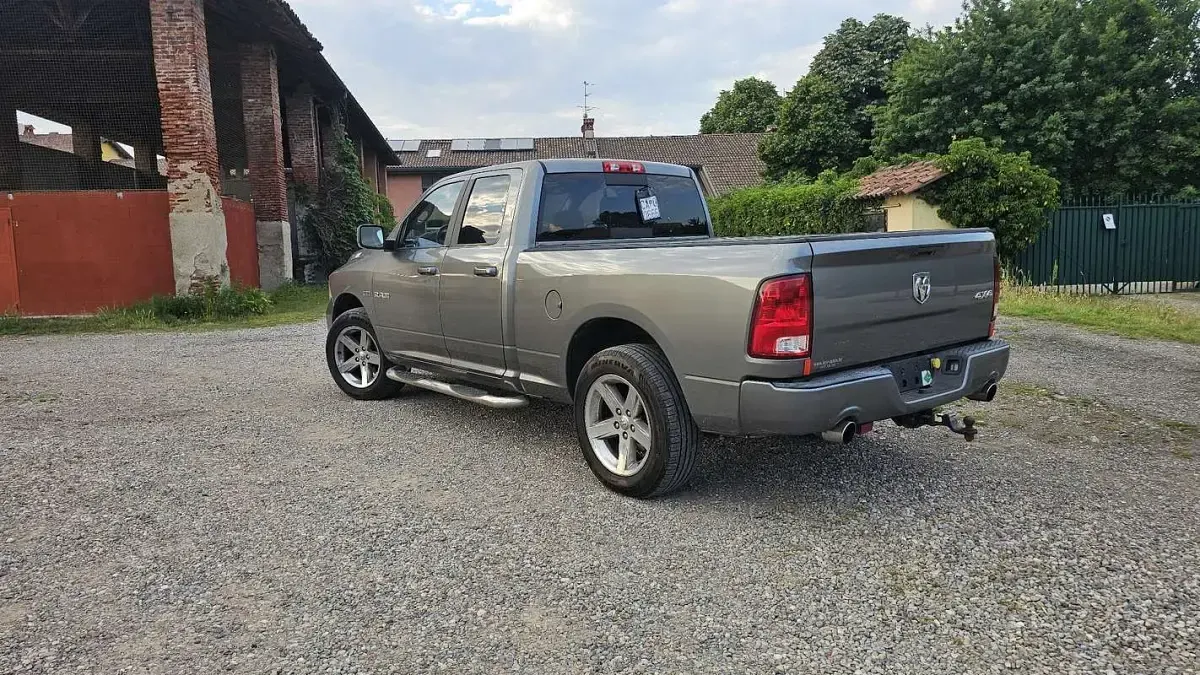Usata Dodge Ram 396 CV (291 kW) 2009 Grigio Pick-up