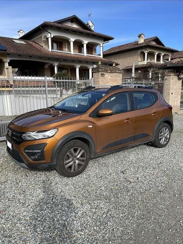 Usata Dacia Sandero Stepway 90 CV (66 kW) 2023 Arancione SUV