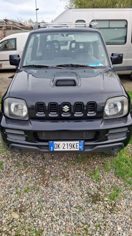 Usata Suzuki Jimny 86 CV (63 kW) 2008 Nero SUV