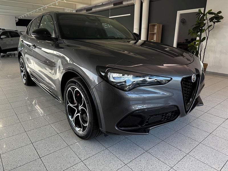 Usata Alfa Romeo Stelvio Veloce 209 CV (153 kW) 2025 Grigio vesuvio SUV
