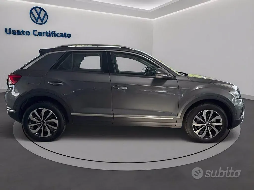 Usata VW T-Roc Style 110 CV (80 kW) 2023 Smoky grey metalizzato SUV