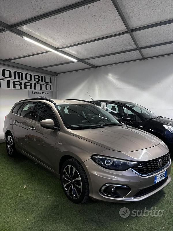 Usata Fiat Tipo Lounge 120 CV (88 kW) 2017 Giallo Station wagon