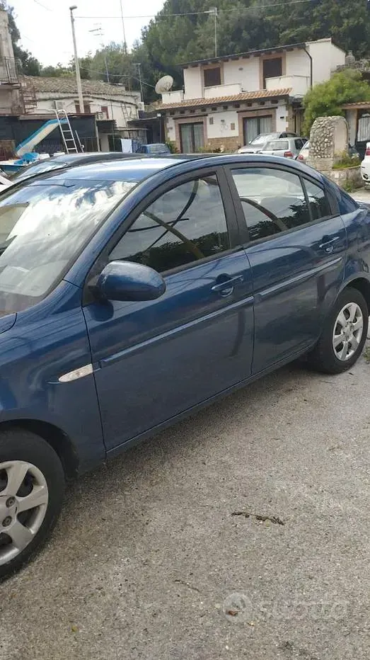 Usata Hyundai Accent 110 CV (80 kW) 2007 Blu Berlina