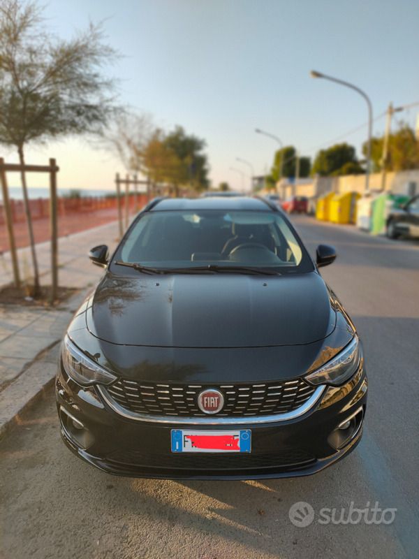 Nero Usata 2019 Fiat Tipo Lounge Station wagon | 13.000 € (Buon prezzo) - Immagine 1/4