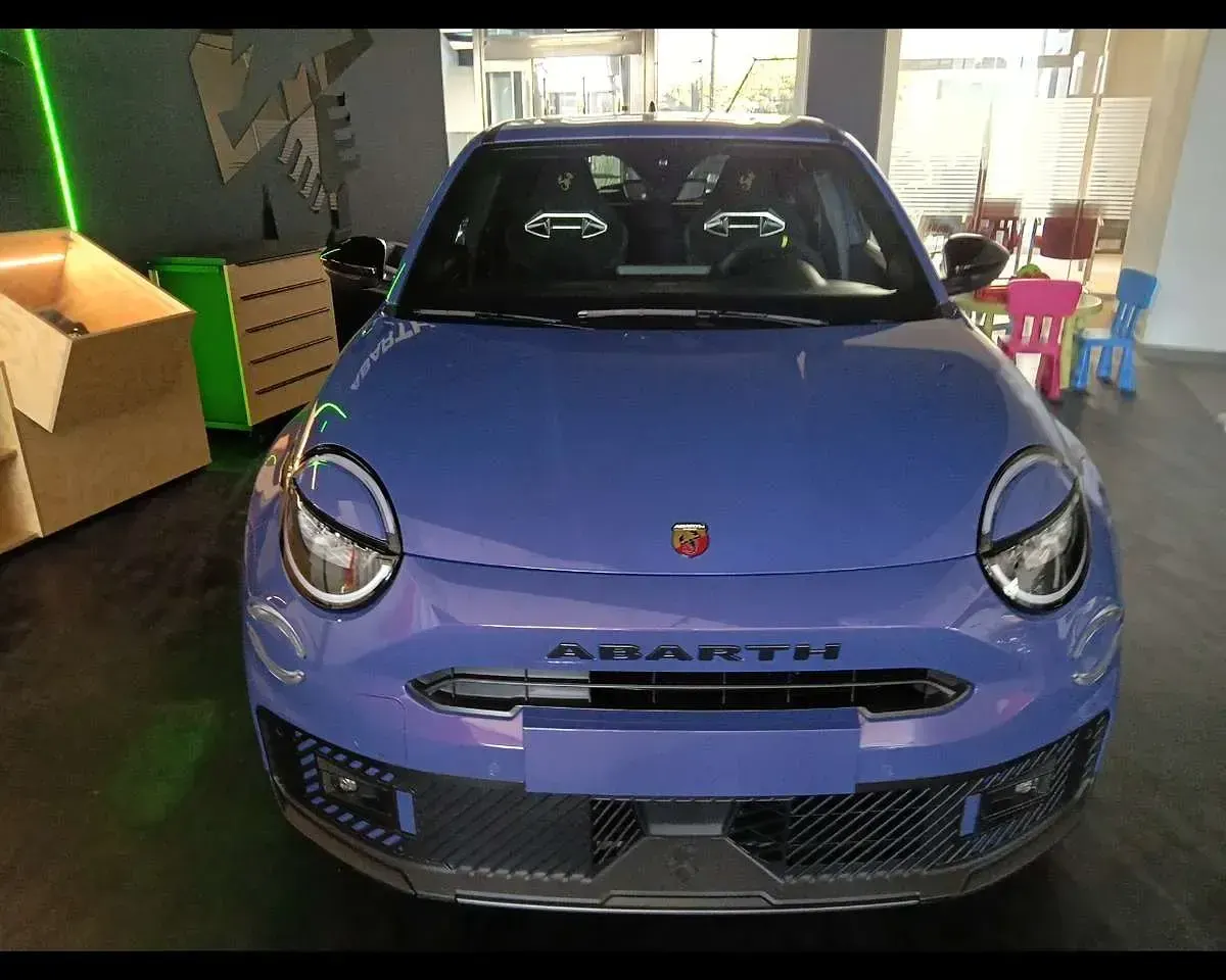 Neu Fiat 600E 206 kW (281 PS) 2026 Violett SUV