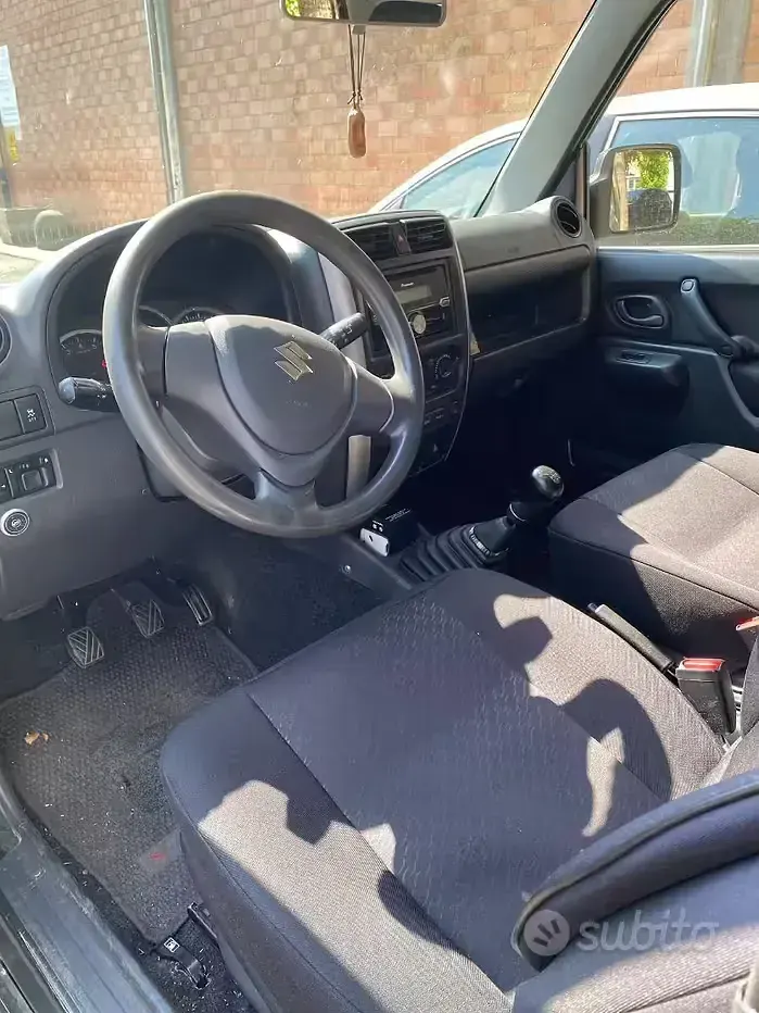 Usata Suzuki Jimny 85 CV (62 kW) 2015 Verde SUV