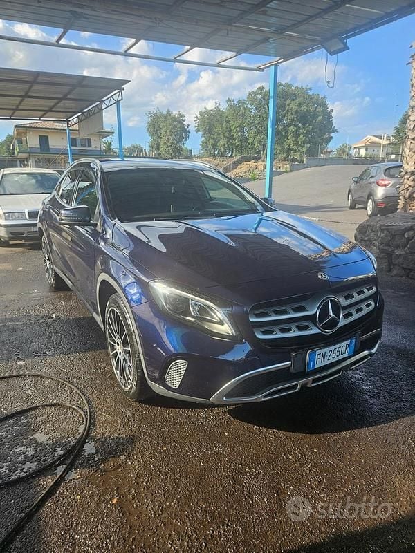 Usata Mercedes GLA200 136 CV (100 kW) 2018 Blu SUV