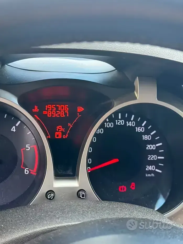 Usata Nissan Juke 110 CV (80 kW) 2012 Rosso SUV