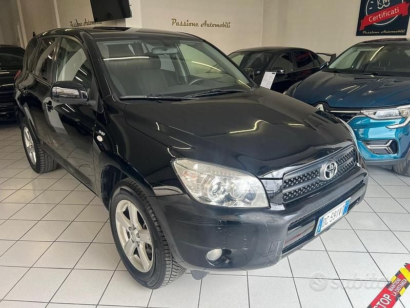 Usata Toyota RAV4 Sol 136 CV (100 kW) 2006 Grigio SUV
