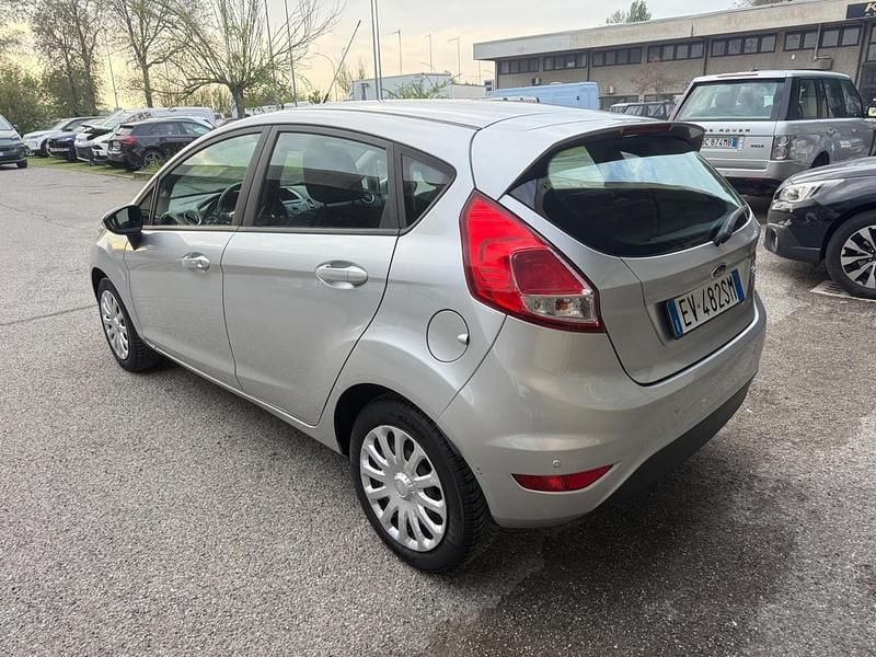 Usata Ford Fiesta Titanium 97 CV (71 kW) 2014 Argento Utilitaria