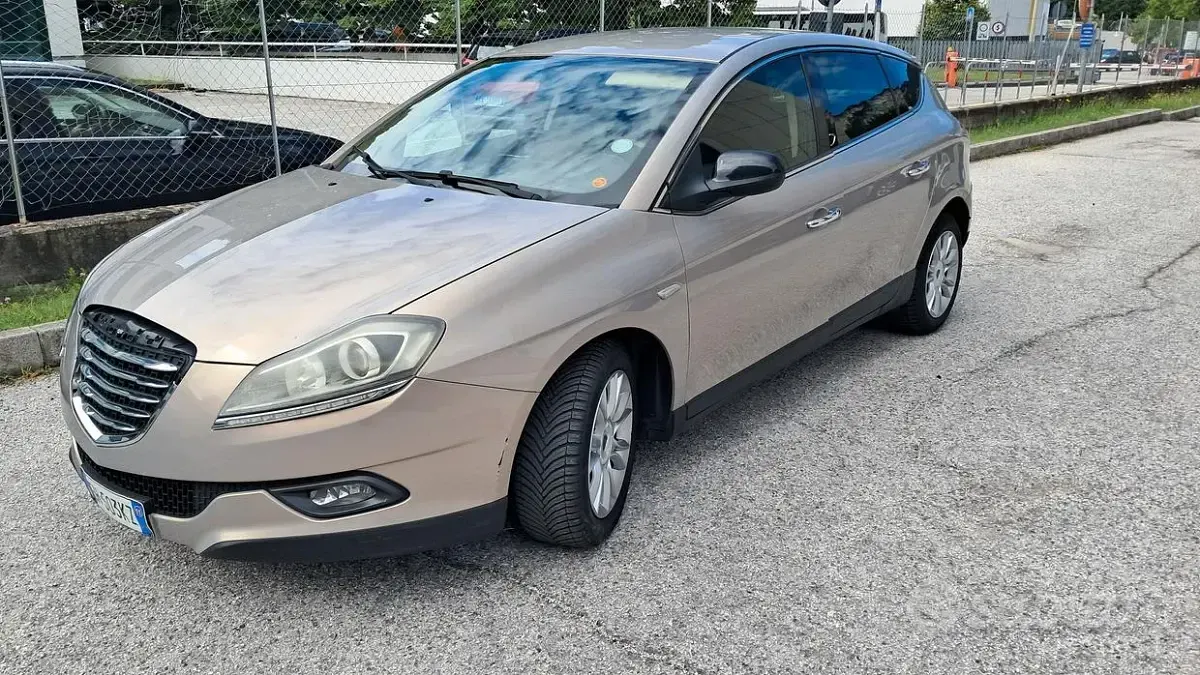 Usata Lancia Delta 105 CV (77 kW) 2011 Utilitaria