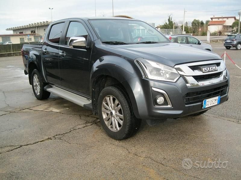 Usata Isuzu D-Max 163 CV (119 kW) 2020 Grigio Cabrio