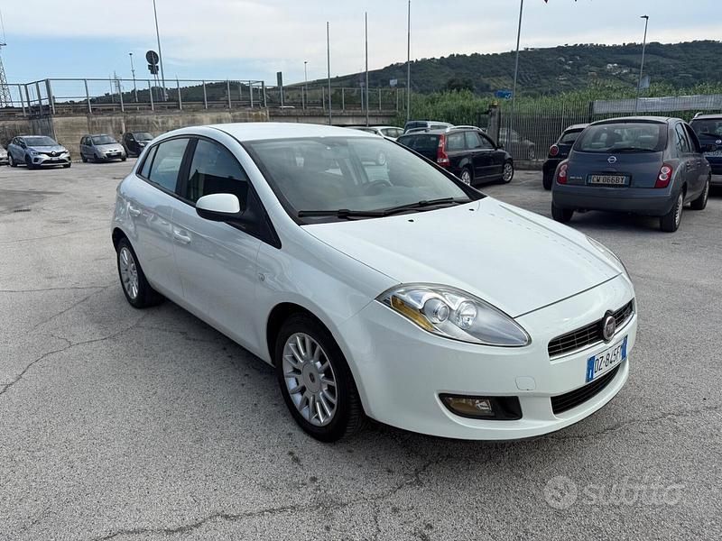 Usata Fiat Bravo Easy 120 CV (88 kW) 2010 Bianco Utilitaria