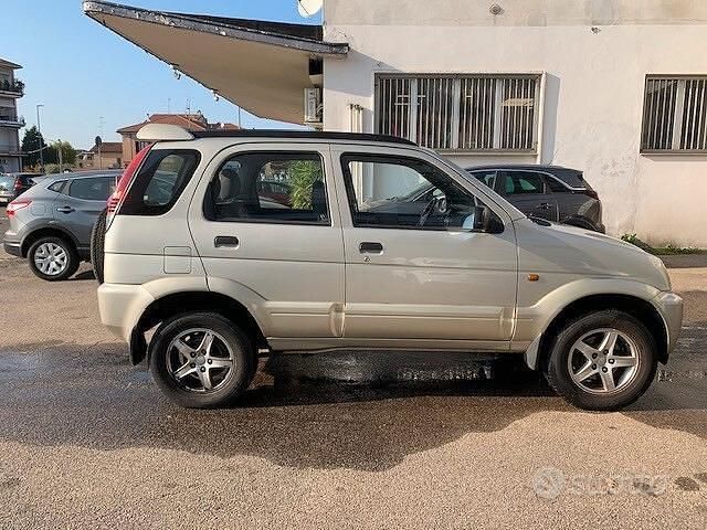 Usata Daihatsu Terios 85 CV (62 kW) 2005 Grigio SUV